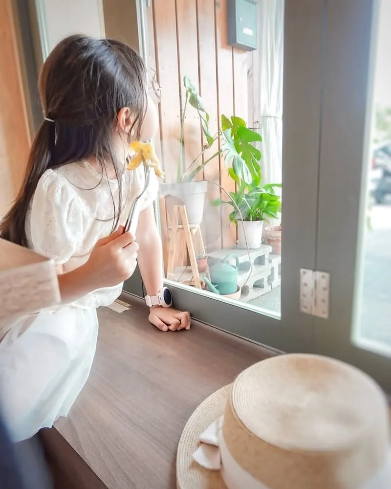 Les Amis café 樂瑞比咖啡