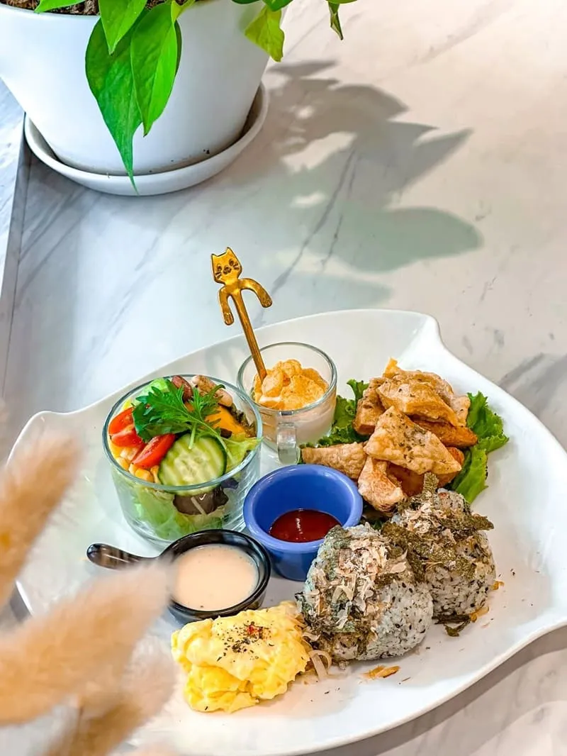 歐兔咖啡 O2 brunch 甲圍店