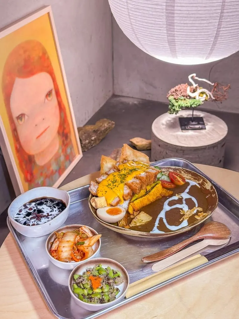 山上山下咖哩 × 桑心茶室(埔里店)