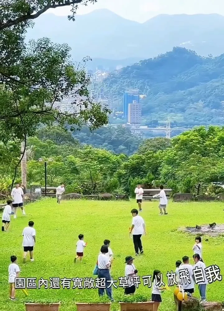 茶廂露螢 輕奢露營車