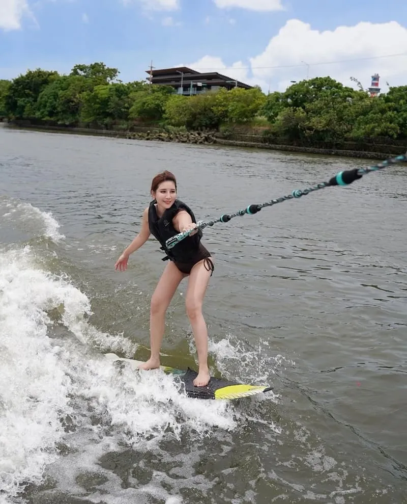 台北滑水衝浪|藍海金沙遊艇俱樂部