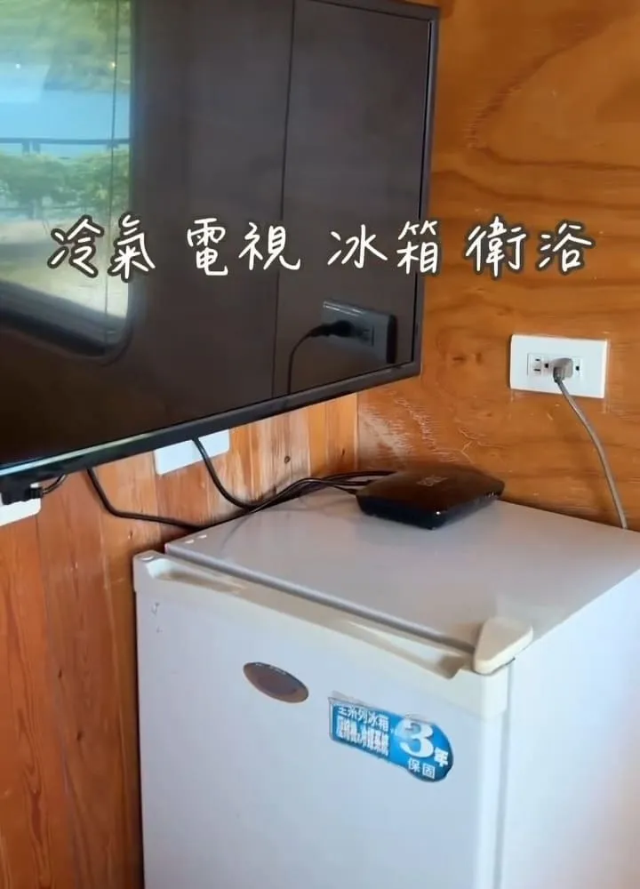 黑屋CAMP 花蓮露營車住宿