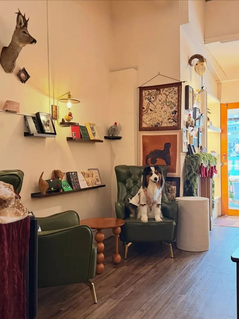 Well Done Art Cafe 藝術咖啡廳